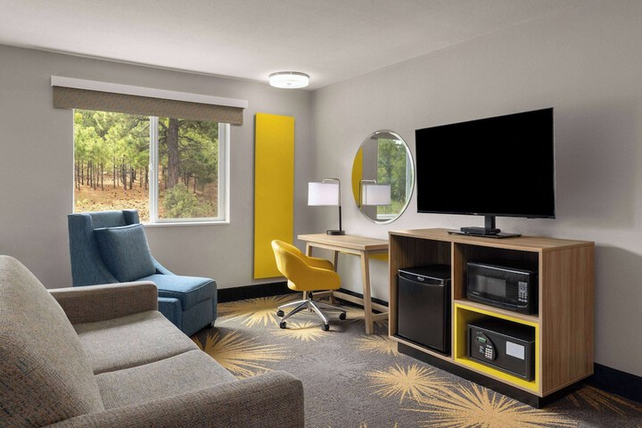 Days Inn by Wyndham Williams
