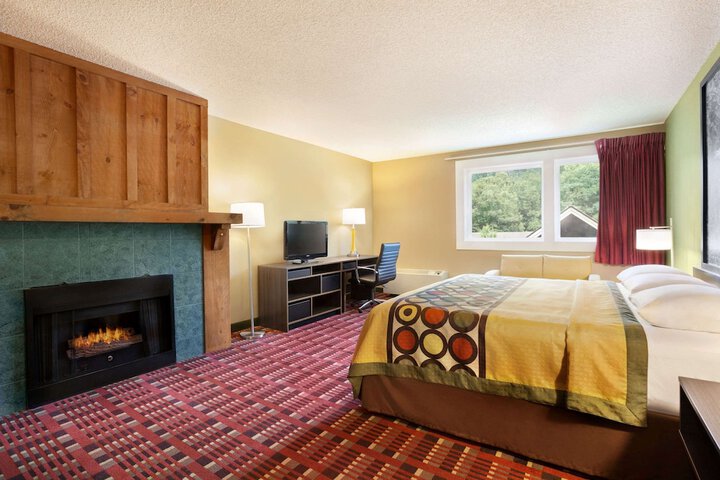 Room 13 of 21
