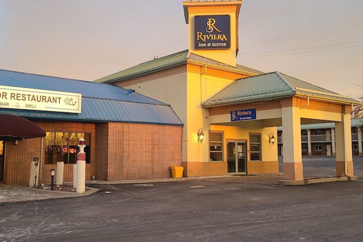 Riviera Inn and Suites 1000 Islands