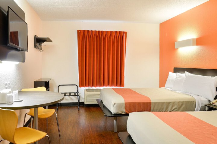Room 11 of 26