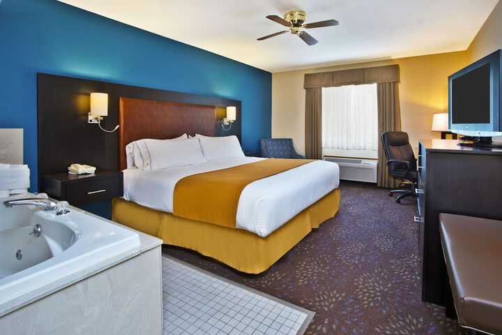 Room 27 of 48