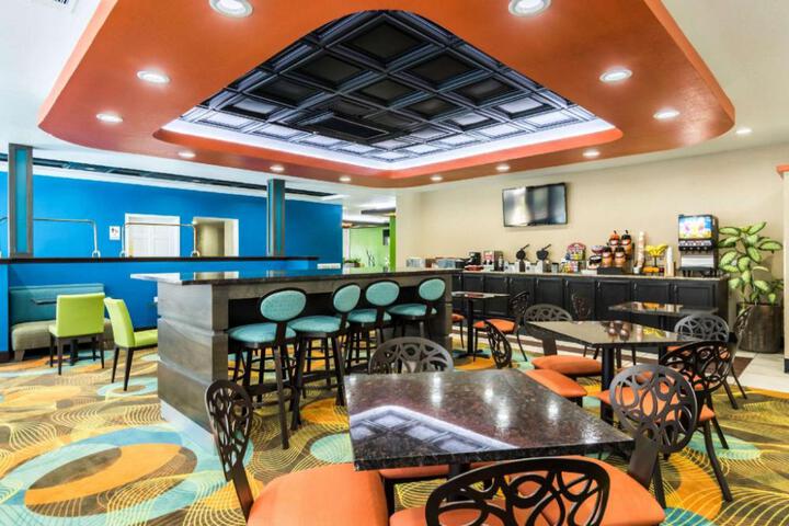 Clarion Inn & Suites Russellville I-40
