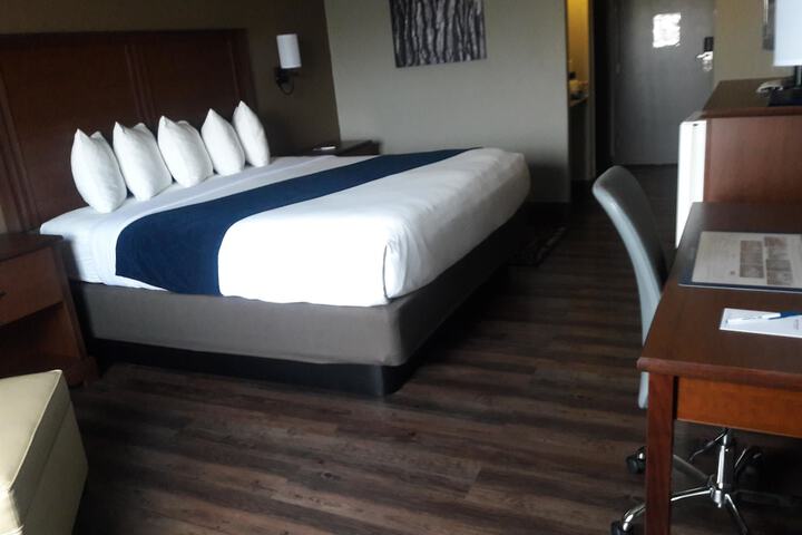 Room 10 of 13