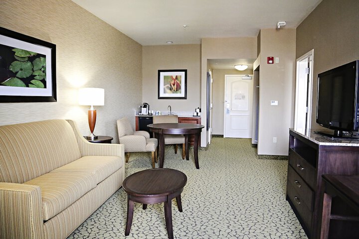 Room 32 of 85