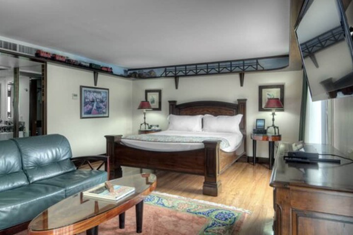 Room 34 of 48