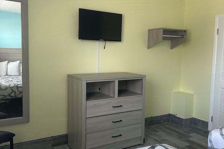 Room 40 of 61