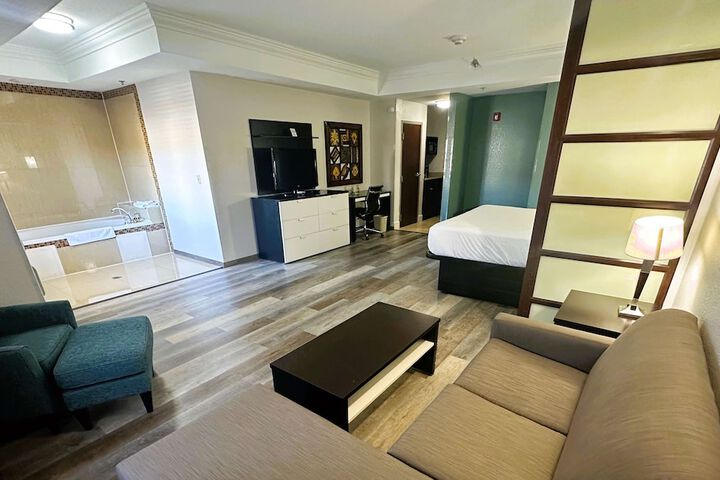 Room 7 of 25