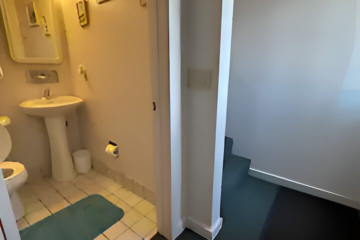 Room 31 of 36
