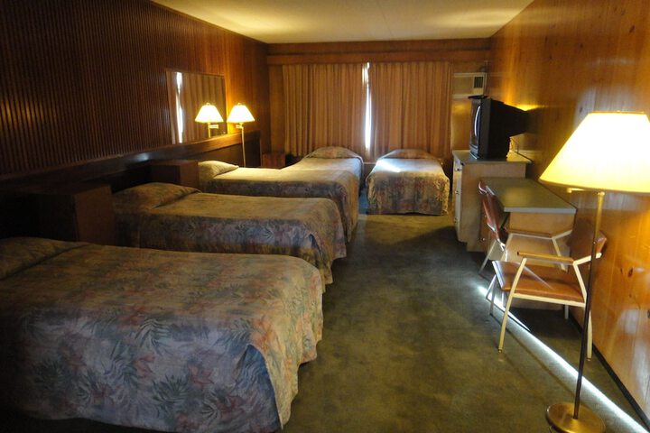 Room 32 of 32