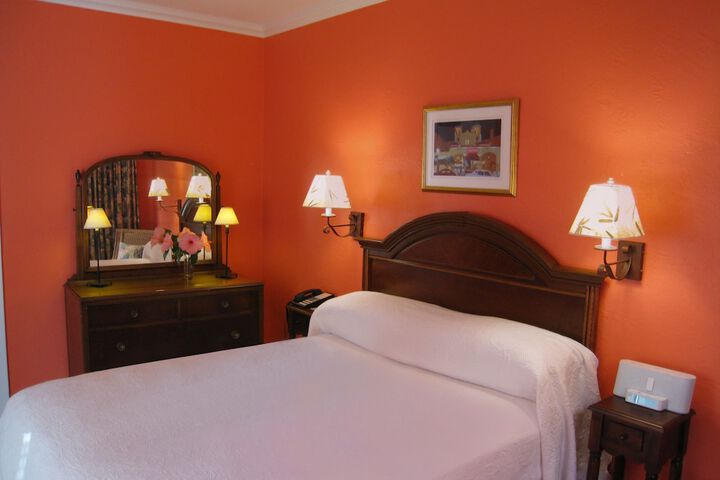 Room 14 of 25