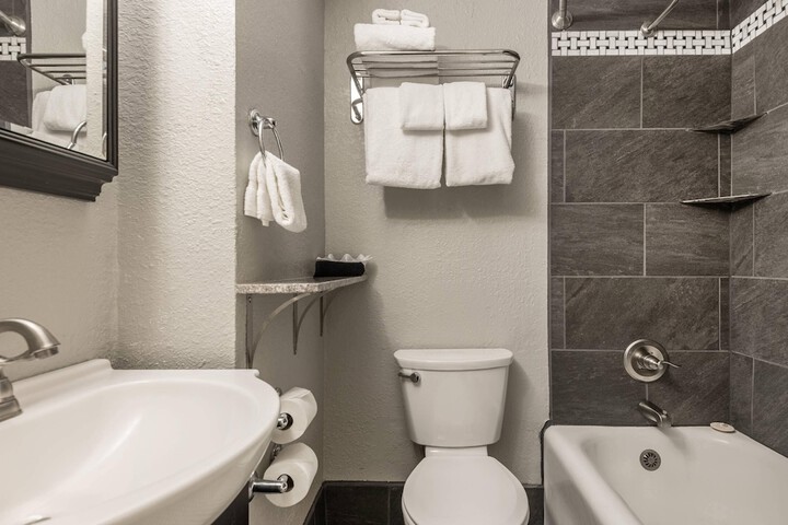 Hotel Bothwell Sedalia Central District an Ascend Collection Hotel