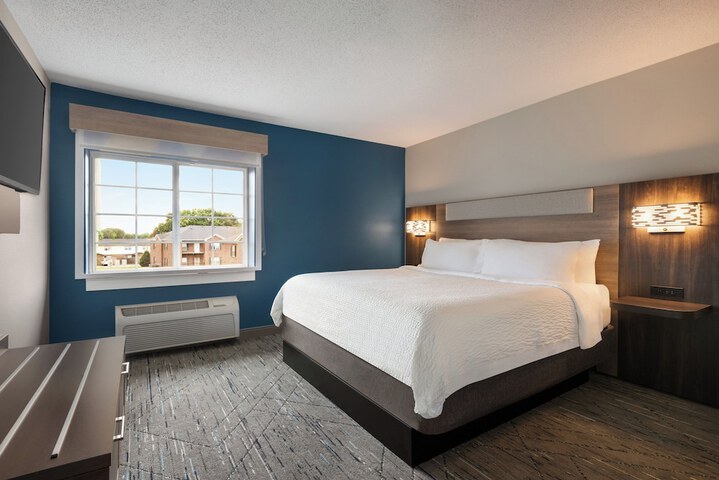 Holiday Inn Express Bowling Green by IHG