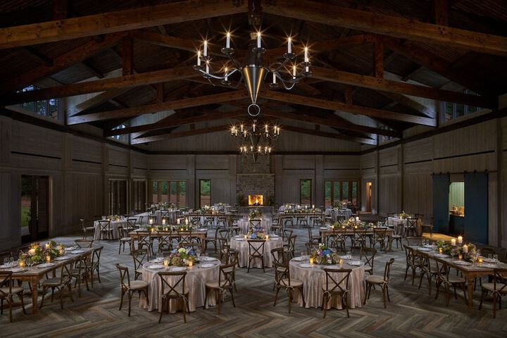 Ballroom/Hall 170 of 198
