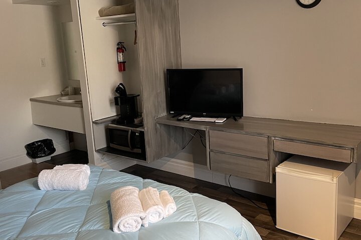 Room 10 of 20