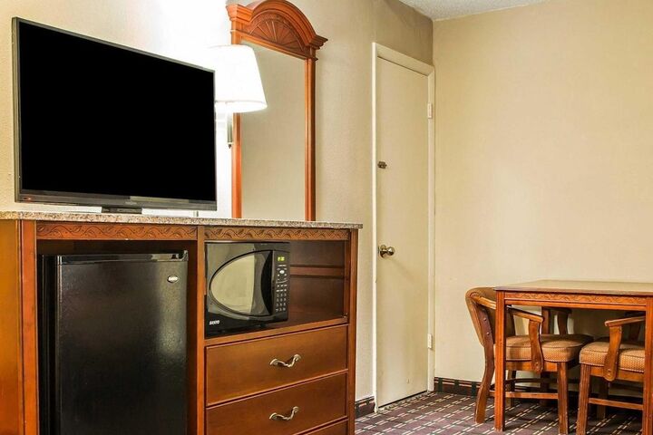 Room 13 of 29