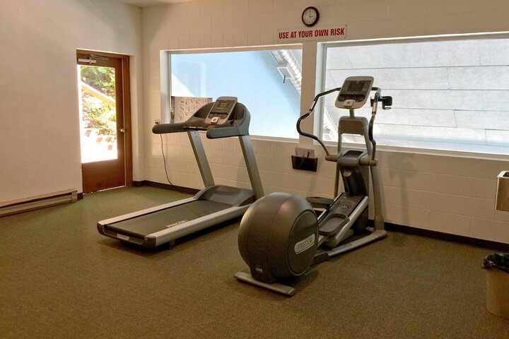 84SW - Sauna - Soaker Tub - Fireplace - Sleeps 6