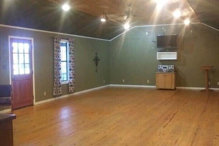 Whispering Creek Lodging & RV Resort