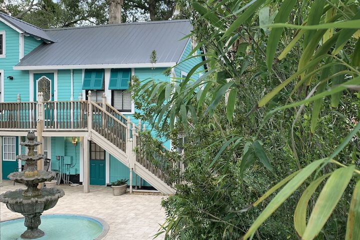 Peace & Plenty Inn Bed & Breakfast