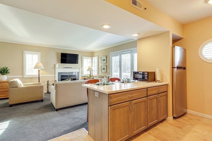 1 Mi to Mohegan Sun: Studio w / Golf Course Views
