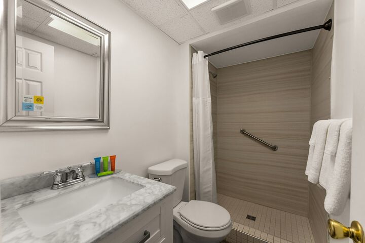 Room 42 of 64