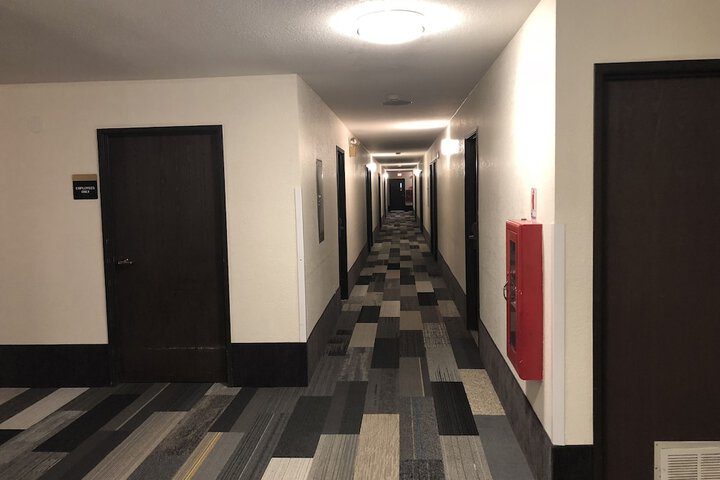 Ballroom/Hall 21 of 24