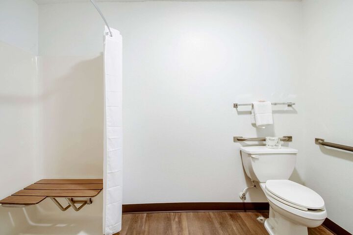 Room 5 of 28