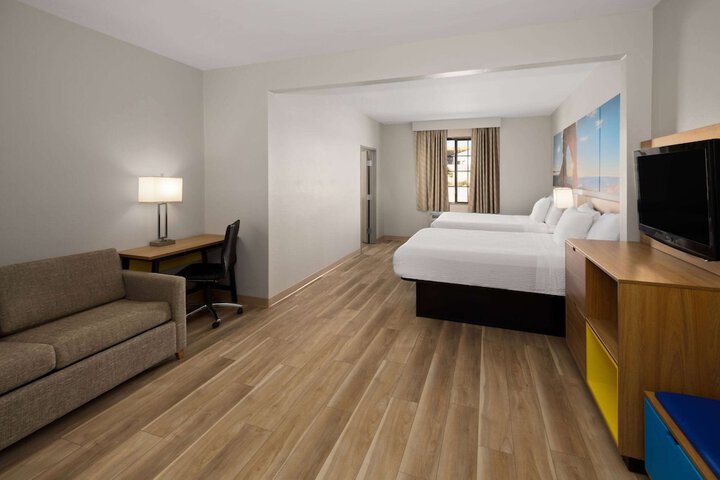 Room 32 of 42