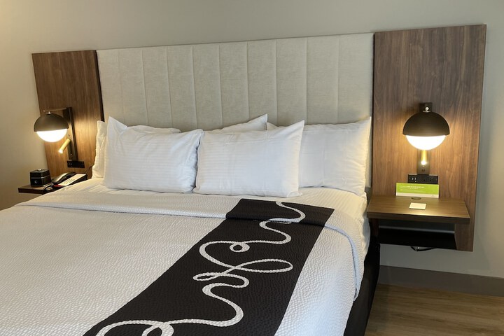 Room 52 of 63