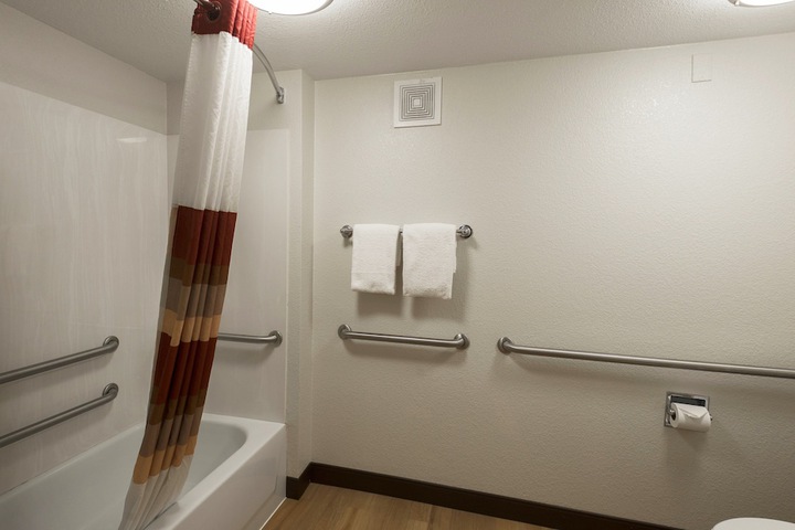 Room 10 of 16