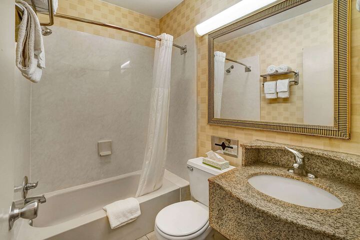 Room 25 of 29