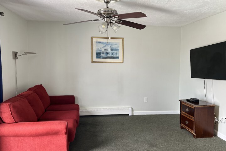 Room 15 of 93