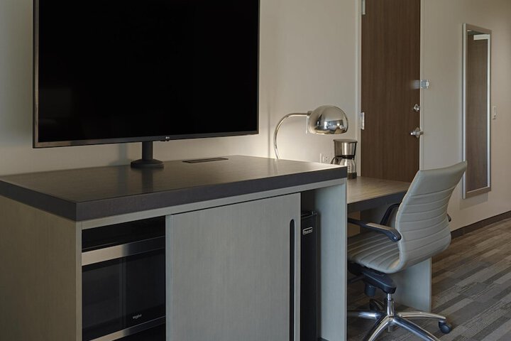 Hyatt House Columbus OSU / Short North