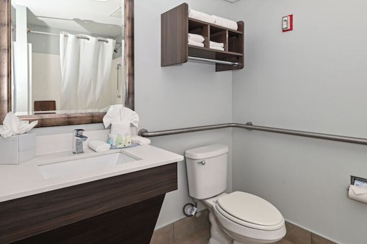 Quality Inn & Suites Matthews - Charlotte