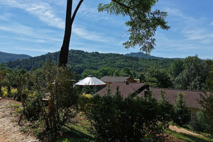 Mountain Aire Cottages Inn & Glamping