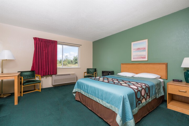 Room 13 of 32