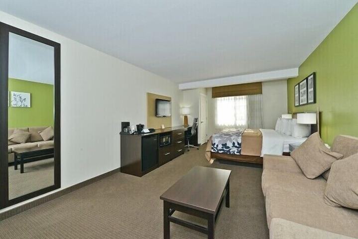 Room 18 of 54