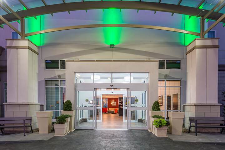 Hotel 6 of 50