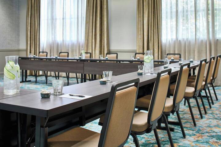 Renaissance Shoals Resort & Spa