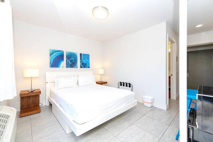 Room 9 of 40