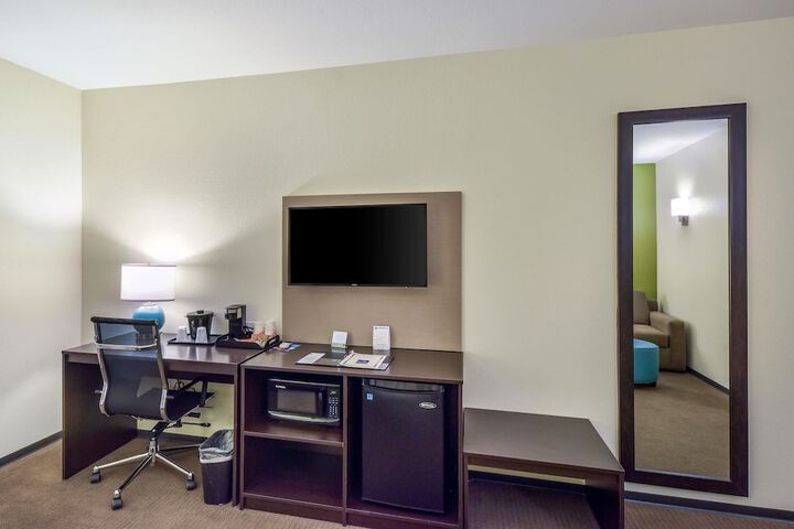 Room 17 of 47