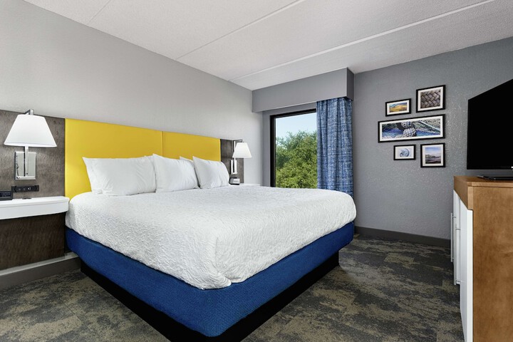 Room 26 of 33