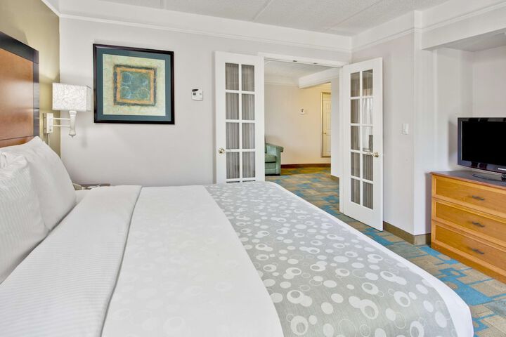 La Quinta Inn & Suites by Wyndham Ft. Lauderdale Airport