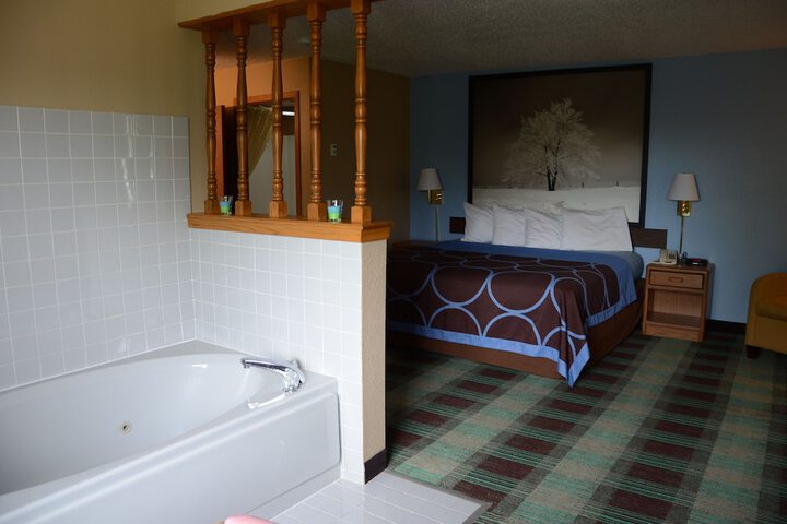Super 8 by Wyndham Centerville