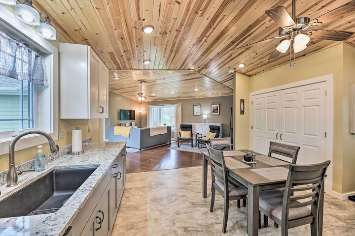 Modern Marlinton Home w / Hot Tub & Mtn Views!