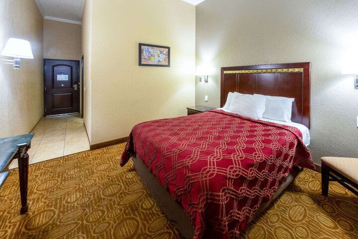 Room 9 of 26