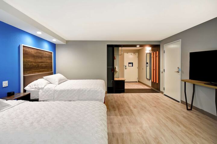 Room 40 of 69