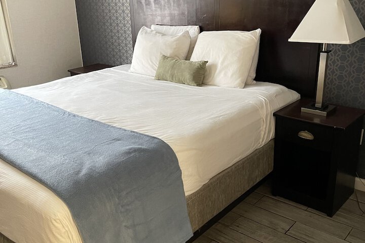 Room 17 of 20