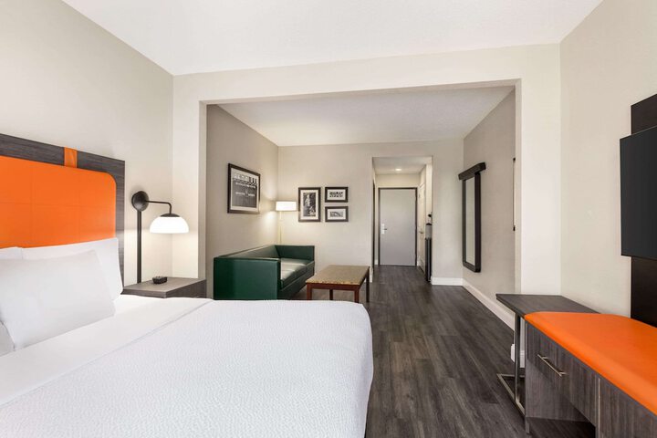 Room 22 of 36