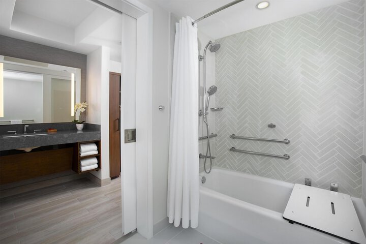 Hyatt Regency Maui Resort & Spa
