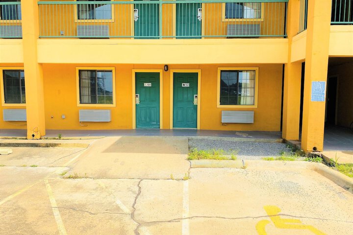 Property Grounds 19 of 19